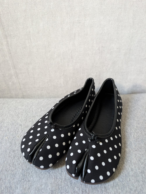 Tabi à pois noir et blanc