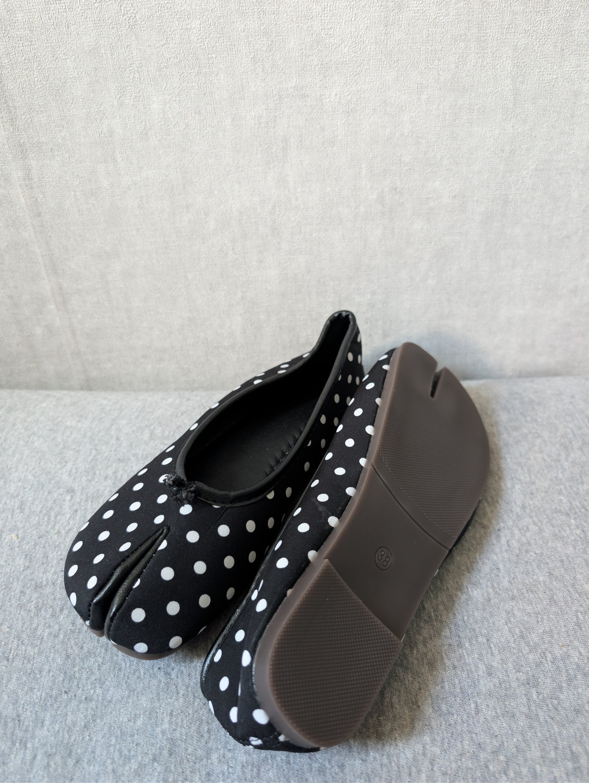 Tabi à pois noir et blanc